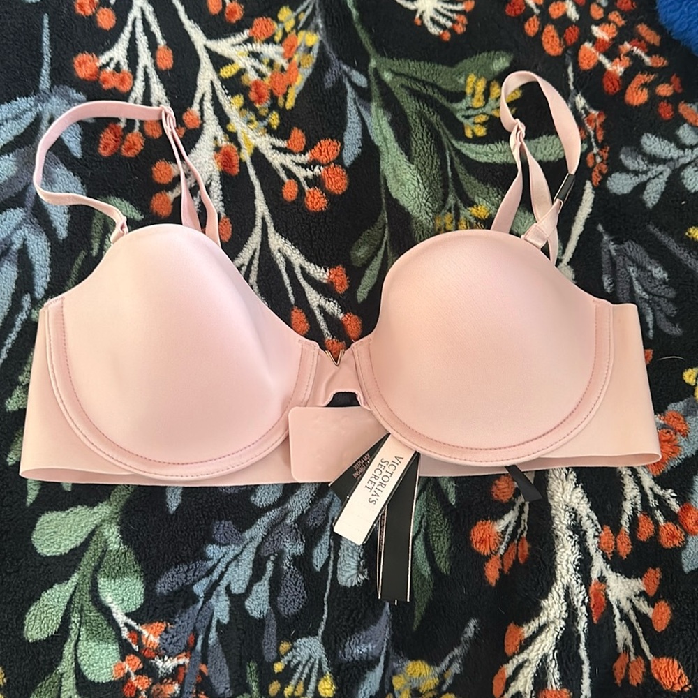 Victoria’s Secret Underwire Bra – 34B | Brand New with Tags